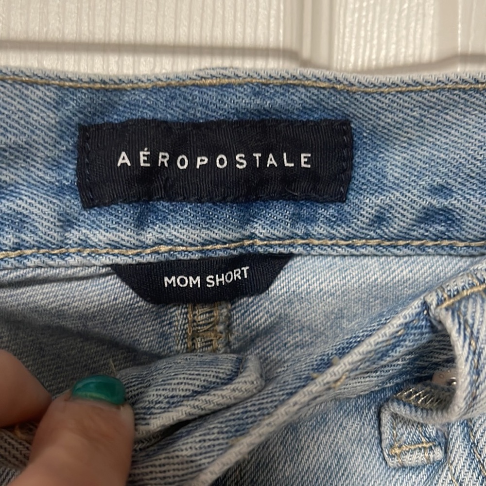 Aeropostale light wash, distressed mom jeans size 8 - Picture 4 of 5